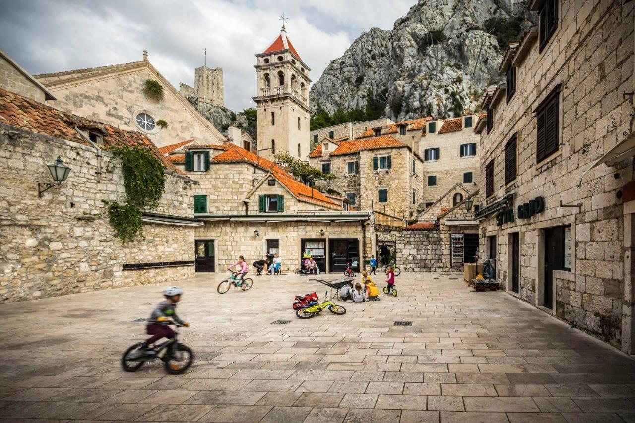 Apartments Joko Omis Exterior photo